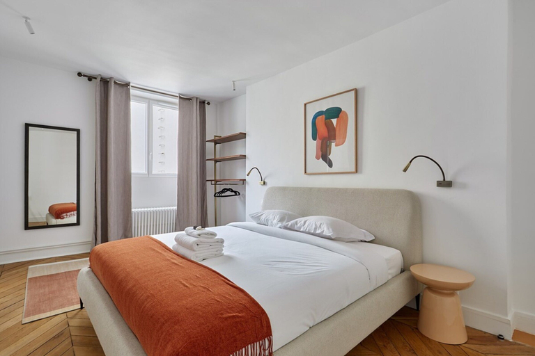 Others 4, Luxurious Apartment Louvre Museum-palais Royal, Paris