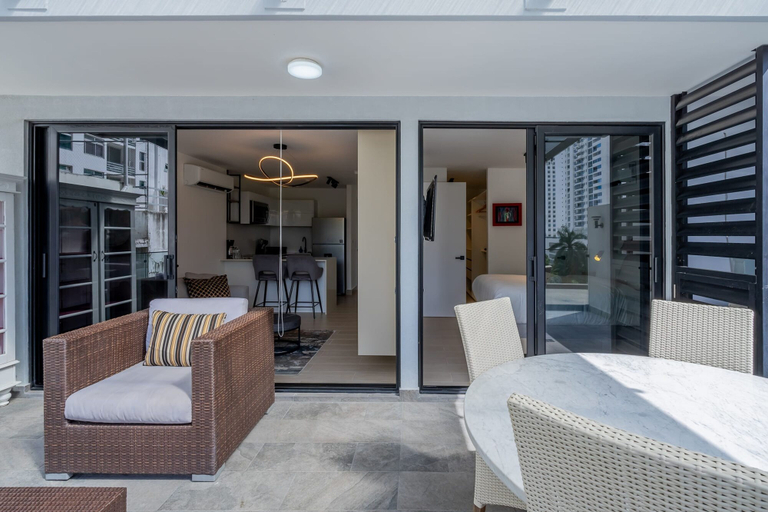 Room 4, w Radiant 1BR w Modern Balcony in San Francisco, Panamá