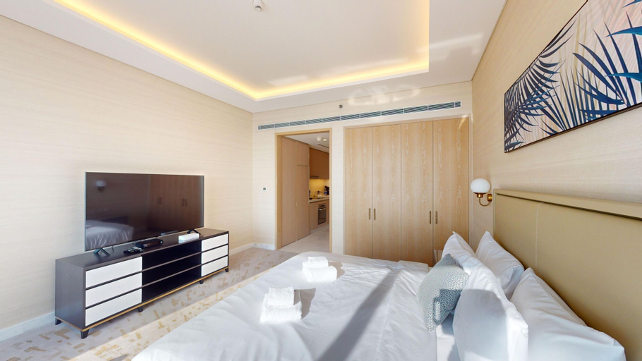 Room 5, Palm Jumeirah - Palm Tower T1 3317, Dubai