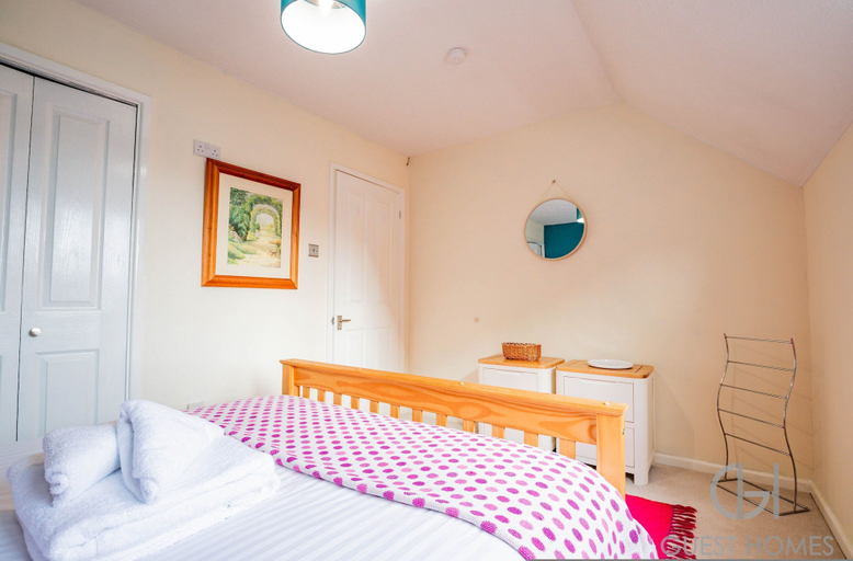 Room 2, Host Stay Chichester Close, Herefordshire