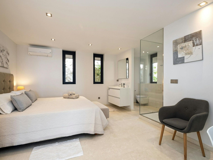 Room 3, Premium Villa With Infinity Pool, Baleares