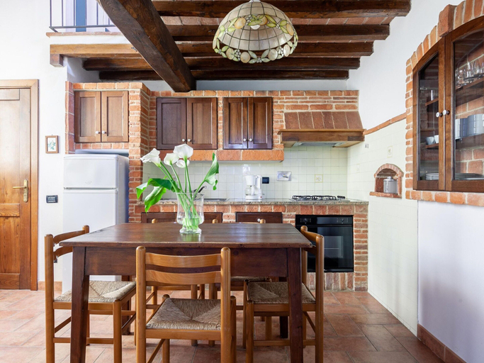 Private kitchen 5, Nice Apartment With Swimming Pool, Pisa