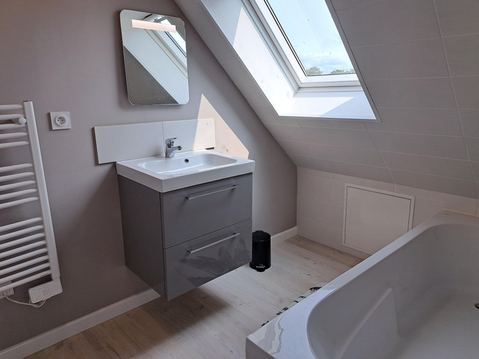 Others 4, Comfortable Holiday Home Near the Beach, Finistère