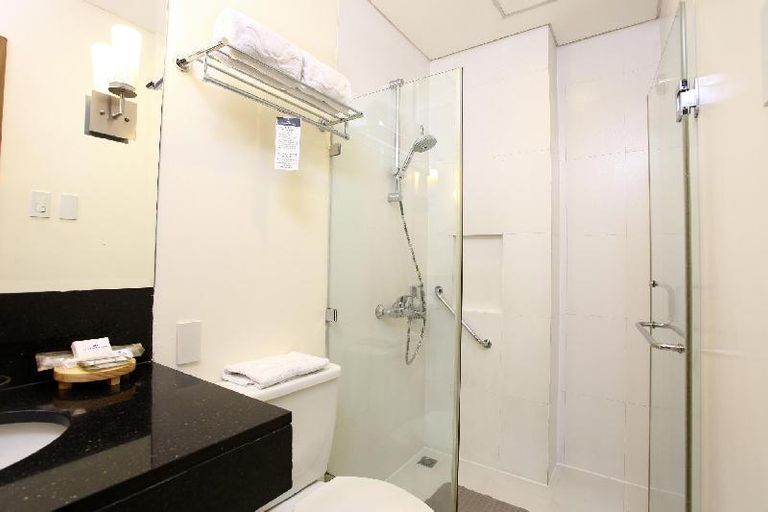 Bathroom 12