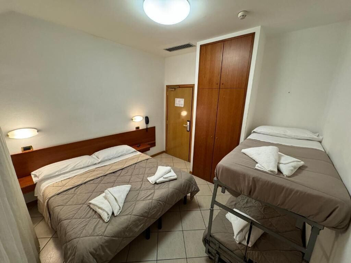 Bedroom 4, Hotel Manola, Rimini