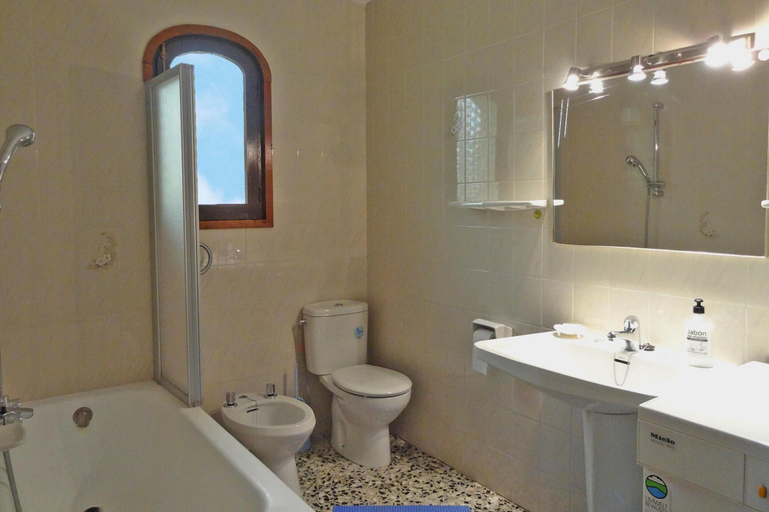 Bathroom 5, Holiday Home in Calpe With Private Pool, Alicante