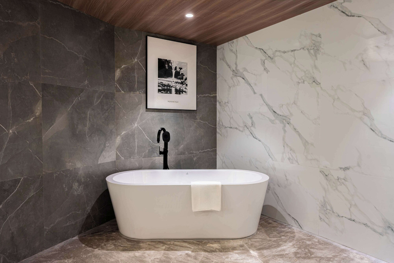 Bathroom 5, Radisson Resort & Spa Khopoli, Raigarh