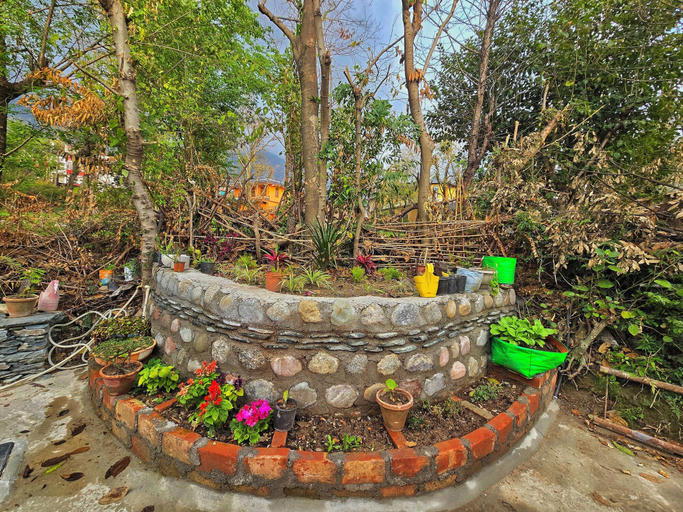 Others 5, Dhauladhar Inn, Kangra
