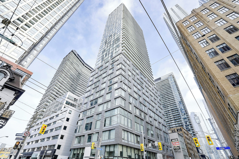 Exterior & Views 2, Mövenpick Suites - Downtown Toronto, Toronto