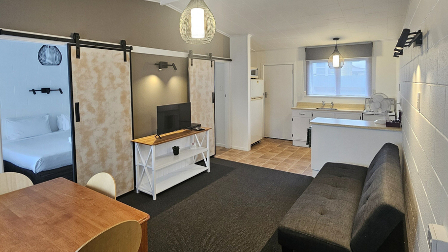 Others 5, Frimley Lodge Motel, Hastings city