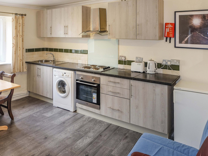 Room 5, Host Stay Apartment 4 Church Walk, Wiltshire