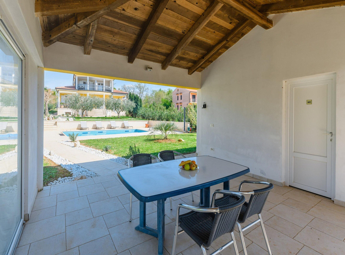 Exterior 2, Attractive Apartment With Garden, Poreč