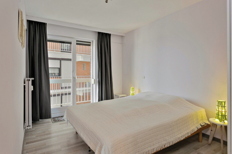 Room 2, Apartment in Blankenberge Near the Beach, West-Vlaanderen