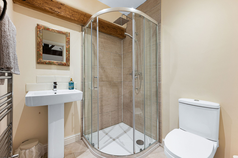Room 2, Host Stay The Barn - Upper Farm, Derbyshire