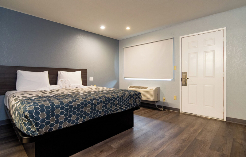 Bedroom 3, Colonial Palace Inn, Los Angeles