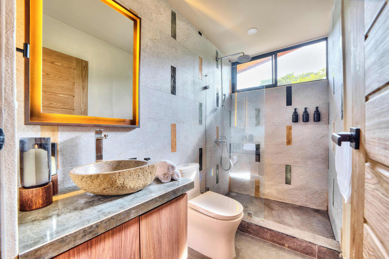 Bathroom 4, Conga Boutique Hotel, Talamanca