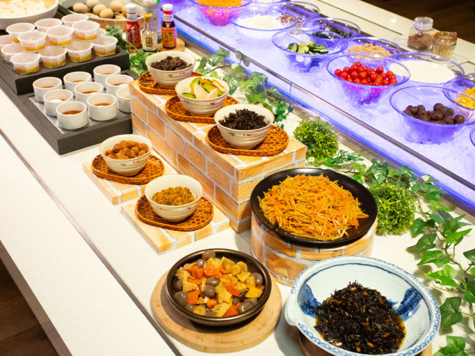 Food & Drinks 13