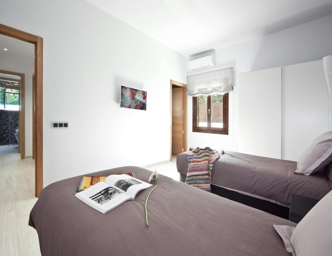 Room 4, Beachfront Villa With Saltwater Pool, Baleares