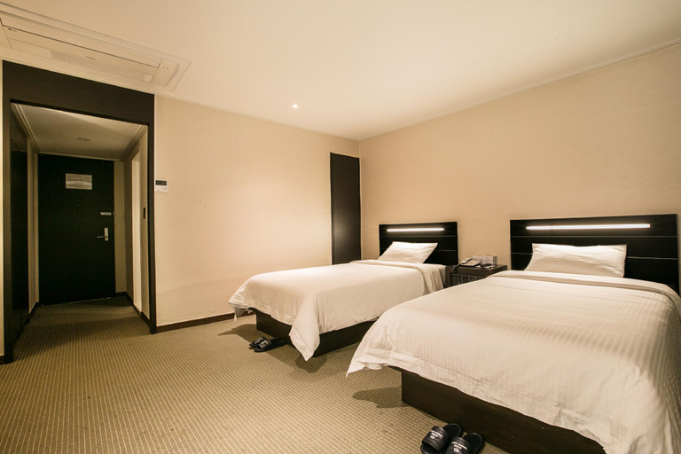 Bedroom 9