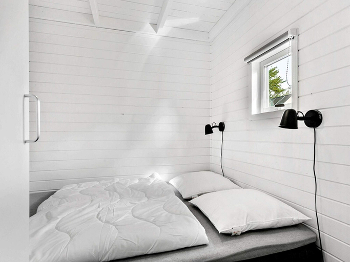 Room 5, 6 Person Holiday Park Home in Malling, Århus