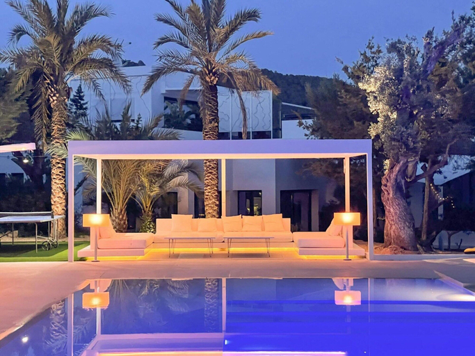 Pool 4, Villa With Multiple Outdoor Terrace, Baleares