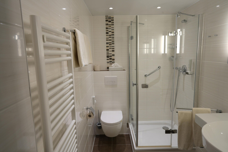 Bathroom 5, G. Hotel Müller, Lichtenfels