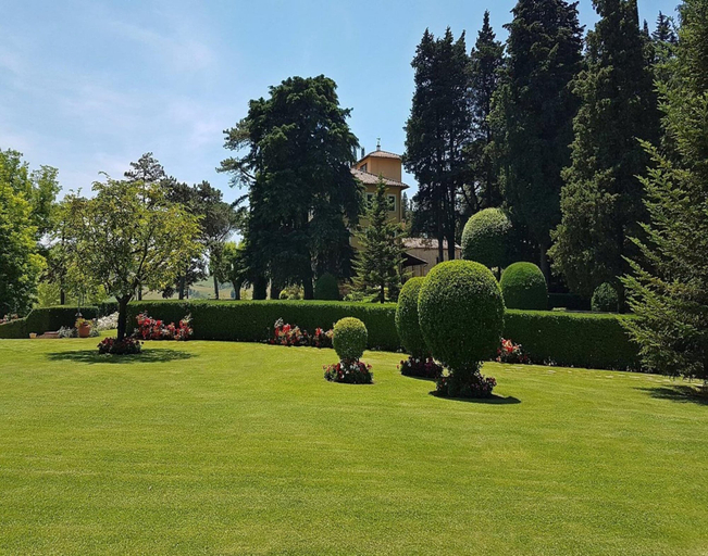 Garden, Elegant Castellaro Apartment With Pool, Savona
