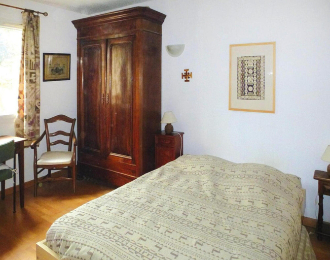 Room 5, Cozy Vacation House With Pool, Vernegues, Bouches-du-Rhône
