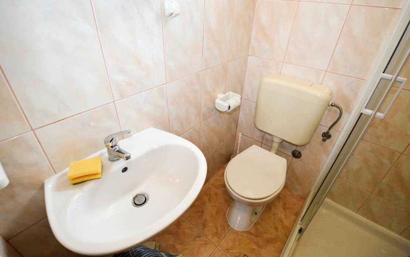Bathroom 3, Apartments in Pula/istrien 10949, Pula
