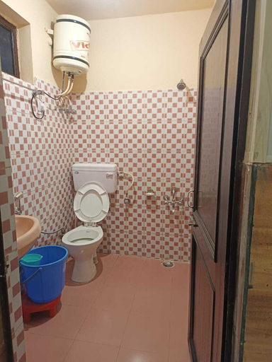 Bathroom, Rising View Hills, Kangra