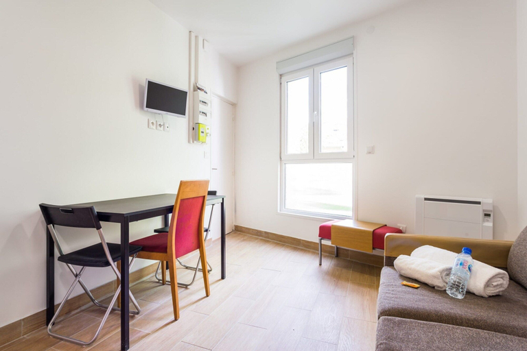 Living area 4, Cosy Studio for 2 Persons - Malakoff, Hauts-de-Seine