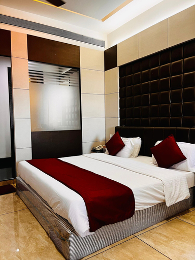 Bedroom, Hotel Kediyoor, Udupi