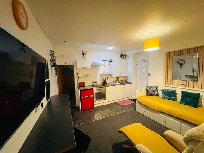 Others 5, Backpackers Hotel, Blackpool