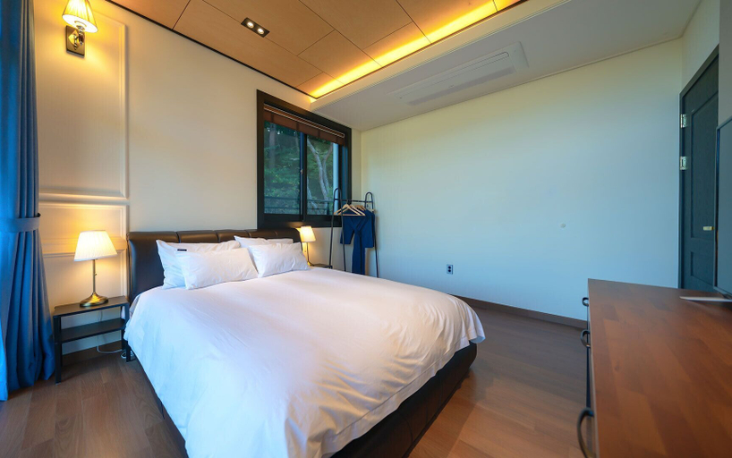 Bedroom 2, Ulsan Byeoldam Eunchae Pool Villa, Cheongdo