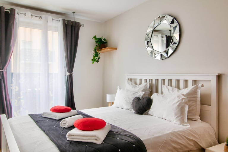 Bedroom 3, 123home- Suite & spa XL, Seine-et-Marne