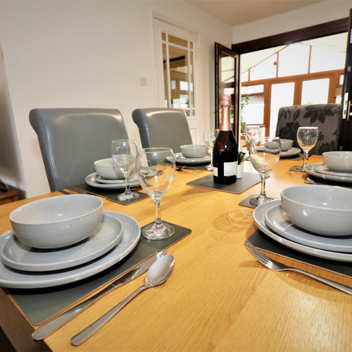 Room 3, Barons Court - Paisley, Renfrewshire
