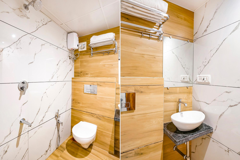 Bathroom 4, FabHotel Shubham Inn - Nr. Jain Mandir, Bhandup West, Mumbai Suburban