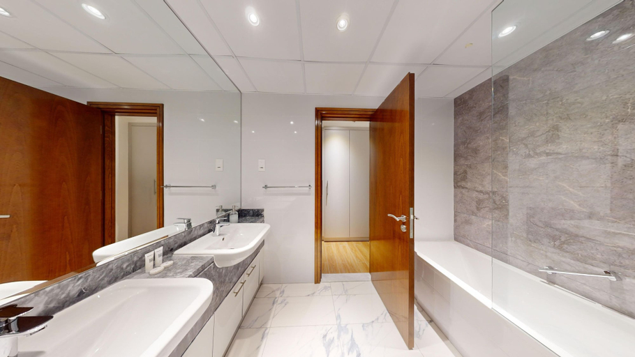 Room 4, Al Habtoor City - Amna Tower 1102, Dubai