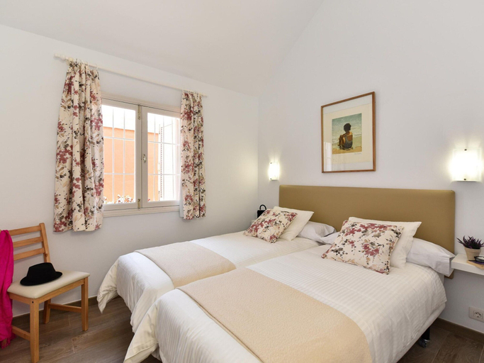 Room 3, Bungalow in Maspalomas Near Beaches & Pool, Las Palmas