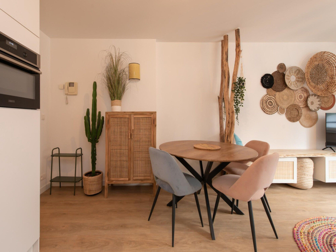 Dining 4, Apartment in Ostend Near the Beach, West-Vlaanderen