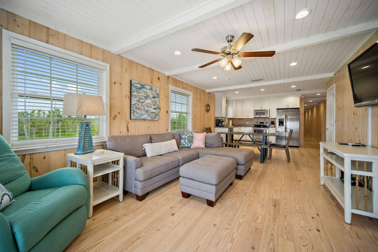 Room 4, Don t Worry Beach Happy 6 BR 4 BA Sleeps 20, Baldwin