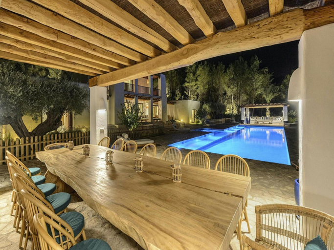 Pool 5, Holiday Home With Children Play Area, Baleares