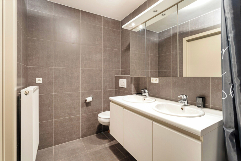 Bathroom 3, Apartment in Blankenberge With Marina View, West-Vlaanderen
