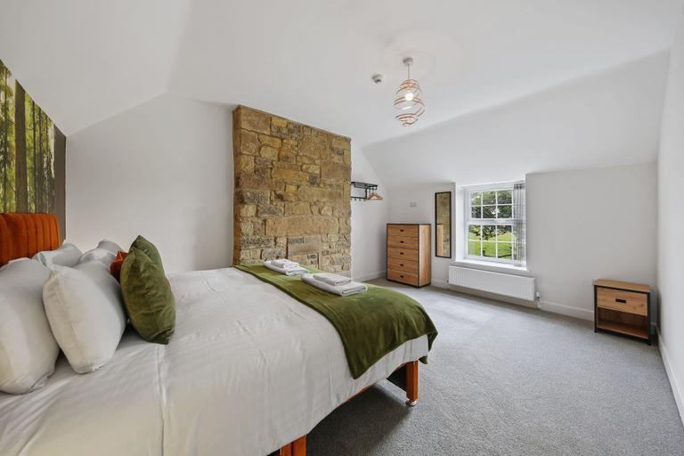 Room 2, Host Stay The Staffordshire Knot, Staffordshire