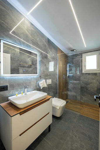 Bathroom 4, Golemi Lux Hotel, Kavajës