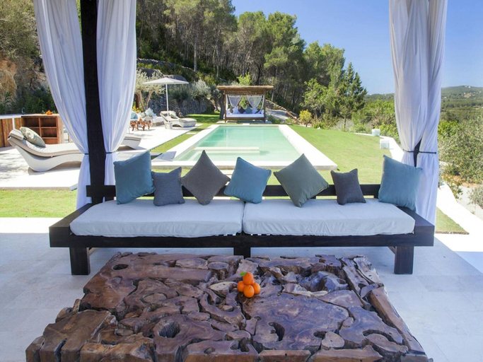 Pool 4, Holiday Home With Barbecue Space, Baleares