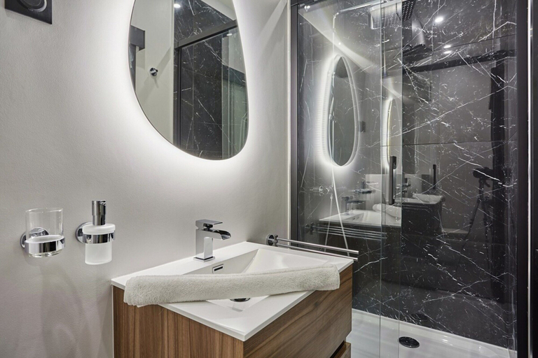 Bathroom, Sublime Studio Center of Paris Montmartre, Paris