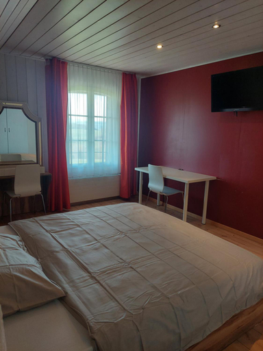 Bedroom 16