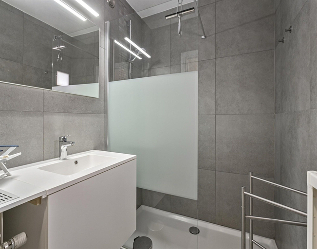 Bathroom 4, Apartment in Blankenberge With Sea Views, West-Vlaanderen