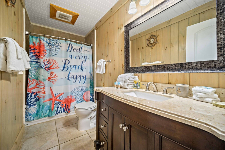 Room 2, Don t Worry Beach Happy 6 BR 4 BA Sleeps 20, Baldwin
